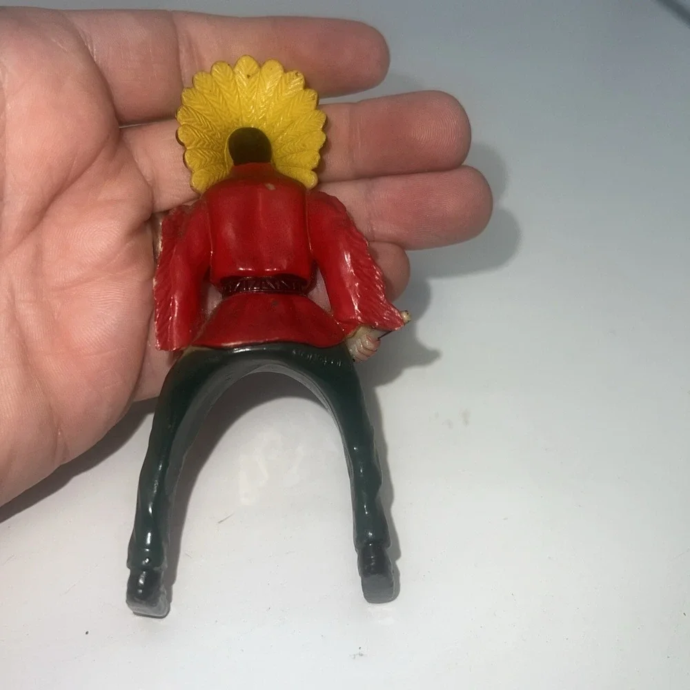 Vintage Hard Plastic Indian On Horse Toy Hong Kong Native‎ American Head Dress